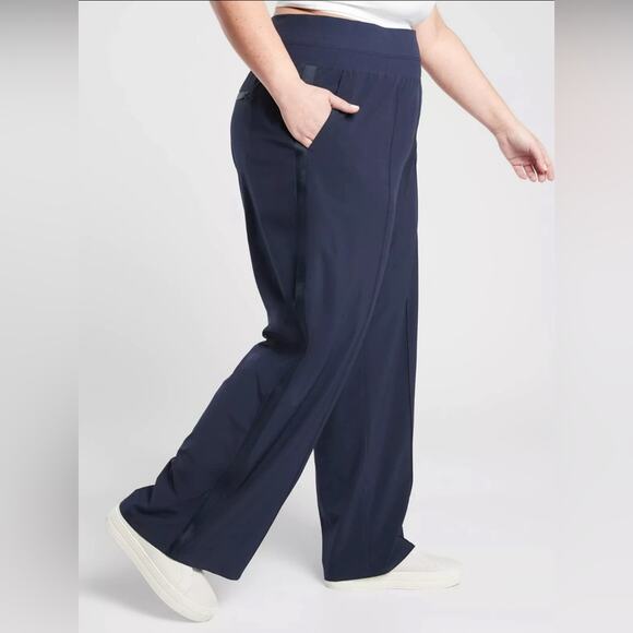 NWT Athleta Nolita Wide Leg Pant Navy Blue Size 26 - Picture 3 of 13